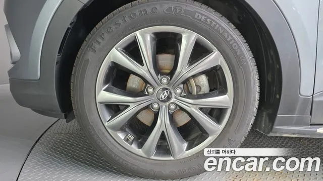 Hyundai Santa Fe 2017 thumb 5