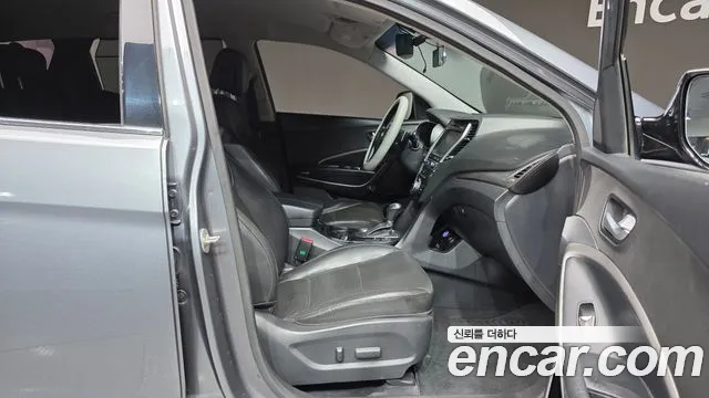 Hyundai Santa Fe 2017 thumb 10
