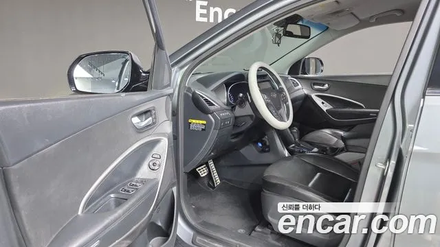 Hyundai Santa Fe 2017 thumb 11