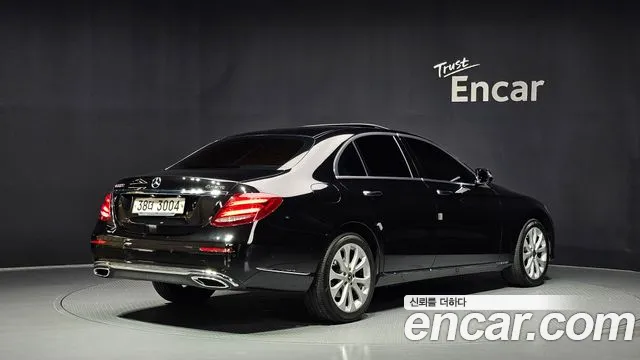 Mercedes-Benz E-Класс 2017 thumb 2