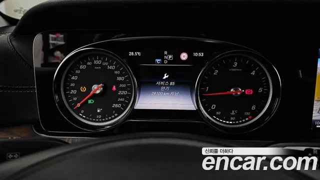 Mercedes-Benz E-Класс 2017 thumb 8