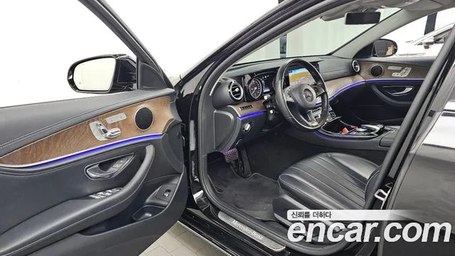 Mercedes-Benz E-Класс 2017 thumb 10