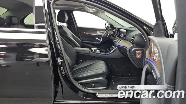 Mercedes-Benz E-Класс 2017 thumb 11