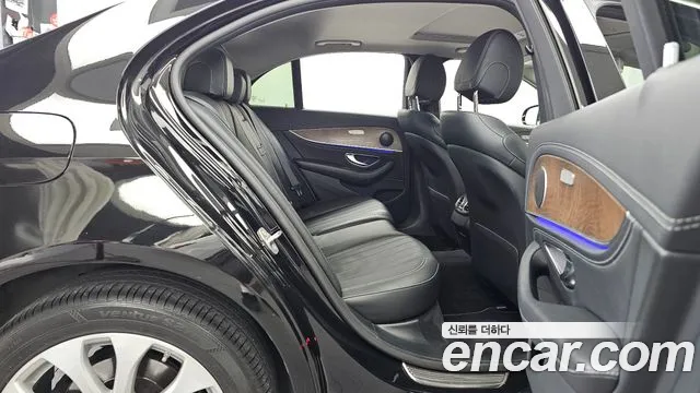 Mercedes-Benz E-Класс 2017 thumb 12