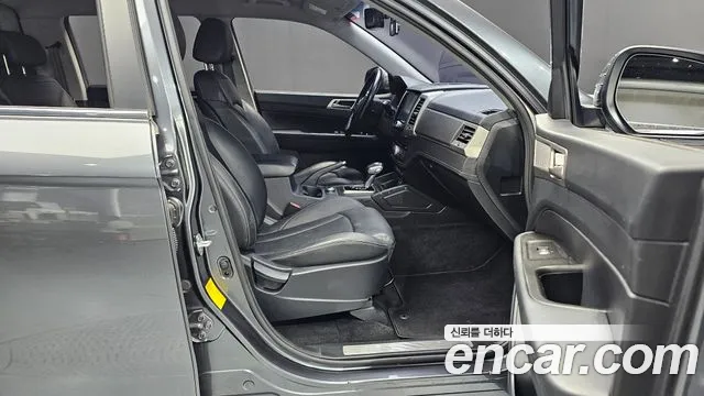 KG_Mobility_Ssangyong Rexton 2019 thumb 11