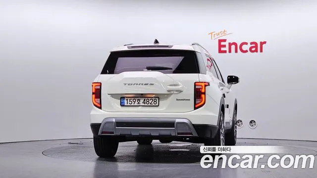 KG_Mobility_Ssangyong Torres 2022 thumb 3