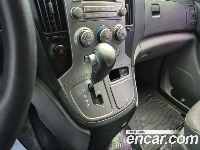 Hyundai Starex 2015 thumb 8