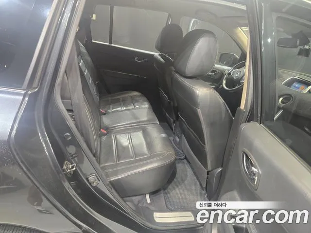 Renault QM5 2013 thumb 8
