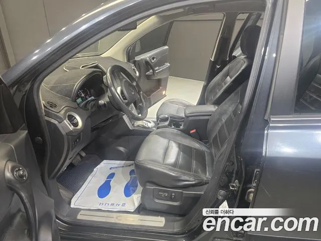 Renault QM5 2013 thumb 10