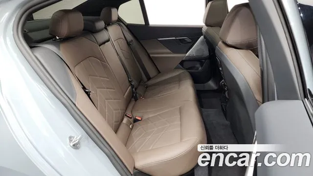 BMW 5 серии 2025 thumb 11