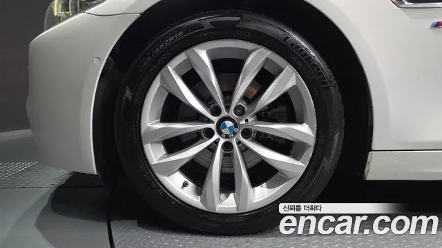 BMW 5 серии 2016 thumb 5