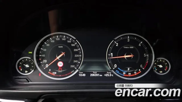 BMW 5 серии 2016 thumb 8