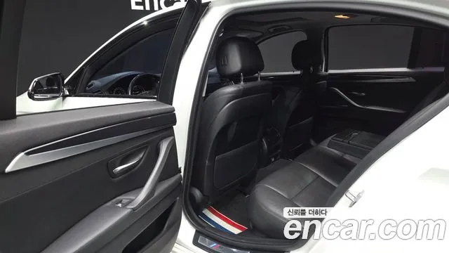 BMW 5 серии 2016 thumb 12