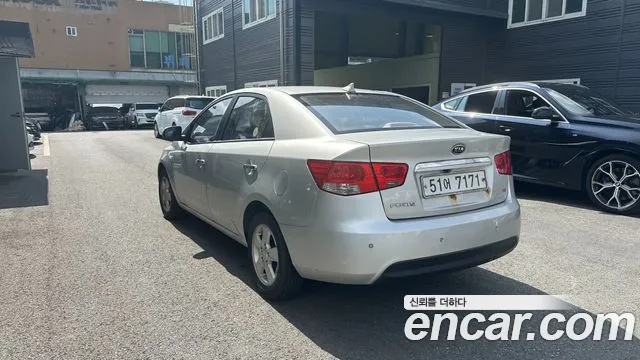 Kia Carens 2008 thumb 3