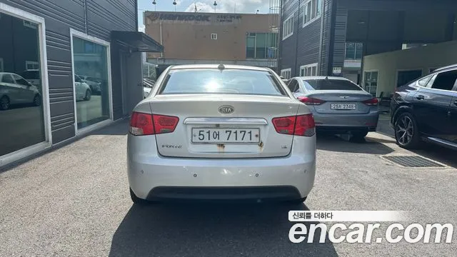 Kia Carens 2008 thumb 4