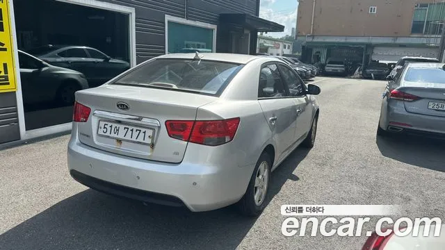 Kia Carens 2008 thumb 5