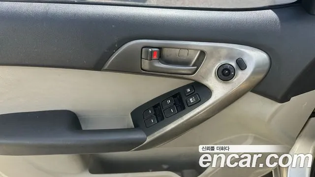 Kia Carens 2008 thumb 9