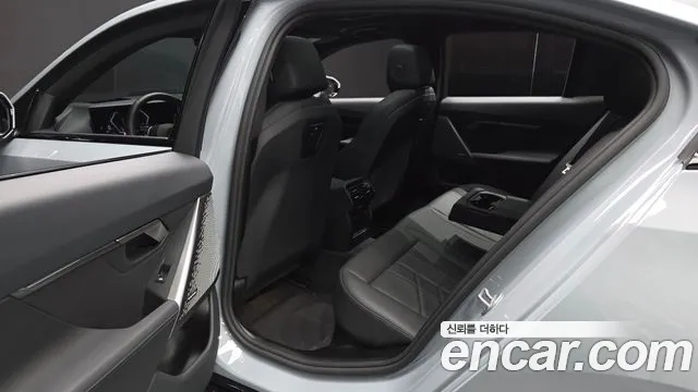 BMW 5 серии 2025 thumb 11