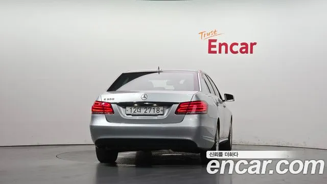 Mercedes-Benz E-Класс 2013 thumb 4