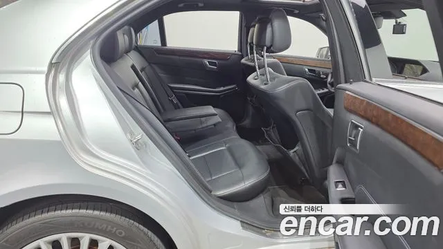 Mercedes-Benz E-Класс 2013 thumb 12