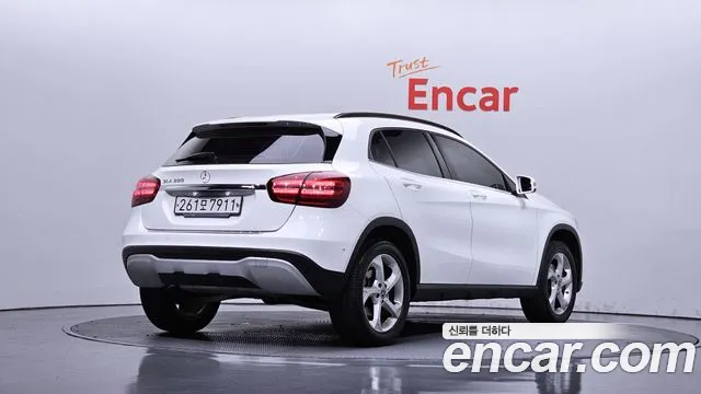 Mercedes-Benz GLA 2019 thumb 2