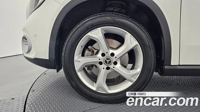Mercedes-Benz GLA 2019 thumb 5