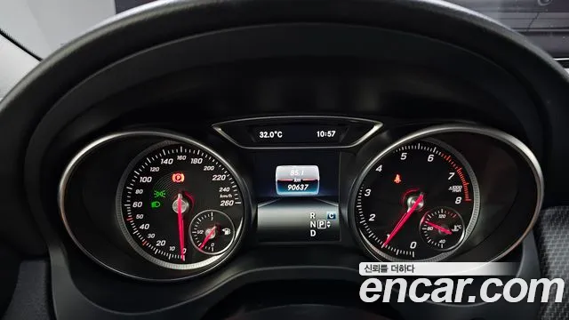 Mercedes-Benz GLA 2019 thumb 8