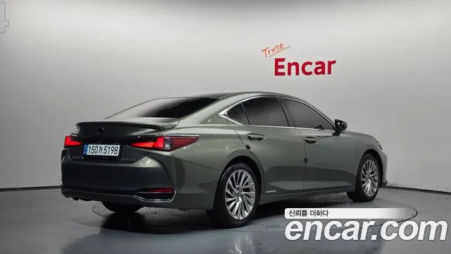 Lexus ES 2018 thumb 2