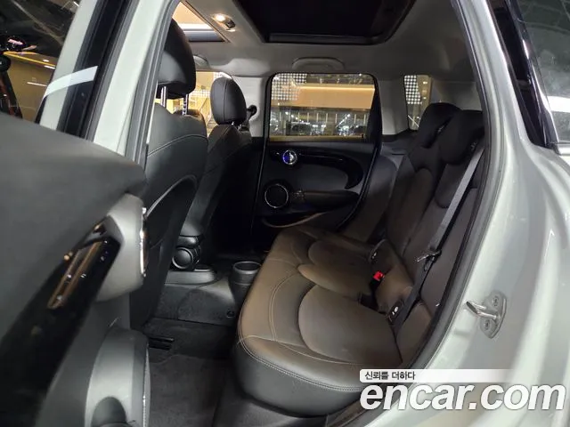 Mini Hatch 2021 thumb 8