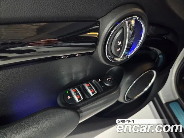 Mini Hatch 2021 thumb 10