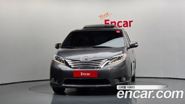 Toyota Sienna 2017 thumb 3