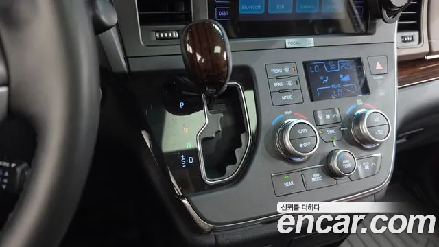 Toyota Sienna 2017 thumb 9
