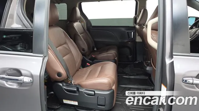 Toyota Sienna 2017 thumb 11