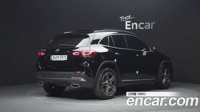 Mercedes-Benz GLA 2020 thumb 2