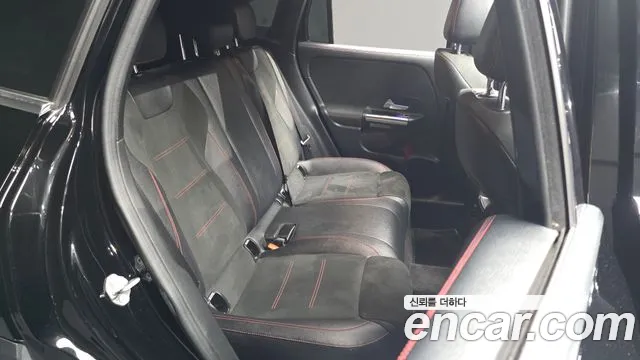 Mercedes-Benz GLA 2020 thumb 11