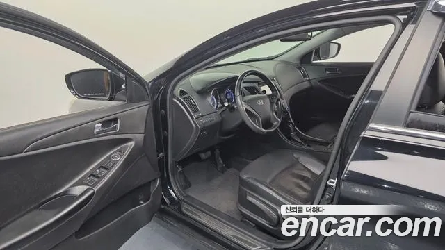 Hyundai Sonata 2011 thumb 10