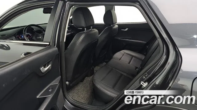 Kia Stonic 2019 thumb 12