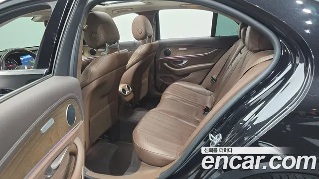 Mercedes-Benz E-Класс 2019 thumb 11