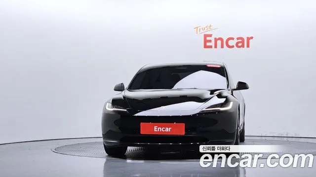 Tesla Model 3 2024 thumb 2