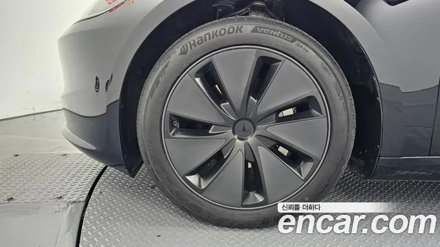 Tesla Model 3 2024 thumb 4