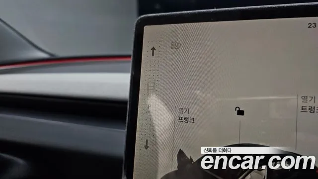 Tesla Model 3 2024 thumb 8