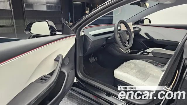 Tesla Model 3 2024 thumb 9
