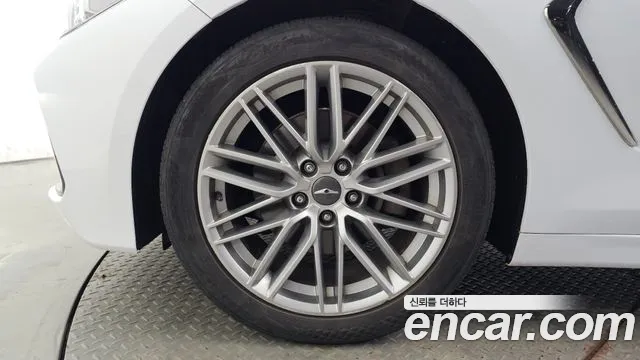 Genesis G70 2019 thumb 5