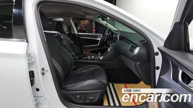 Genesis G70 2019 thumb 12