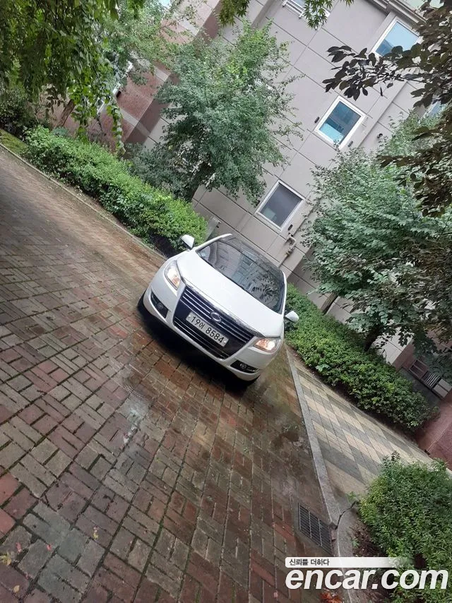 Renault Latitude 2011 thumb 12