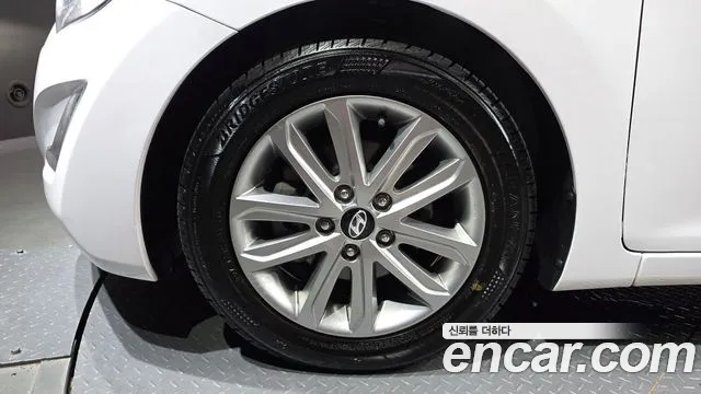Hyundai Avante 2013 thumb 5