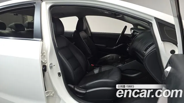 Kia K3 2015 thumb 10