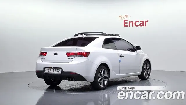 Kia Carens 2011 thumb 2