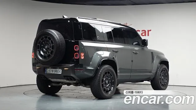 Land Rover Defender 2025 thumb 2
