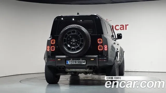 Land Rover Defender 2025 thumb 4